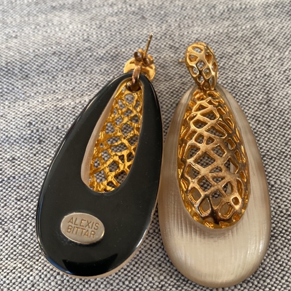 Alexis Bitter hand carved lucite earrings -signed - ALEXIS BITTAR - Picture 4 of 4